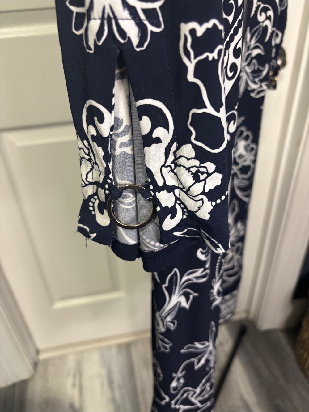 JM Collection Black and White Floral Long-Sleeve Shift Dress - Picture 6 of 6